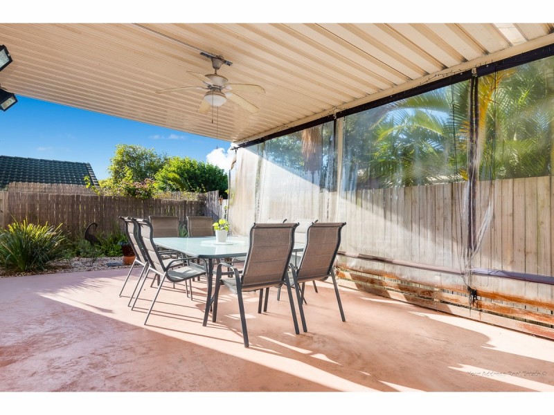 16 Pinnacle Close, Regents Park QLD 4118