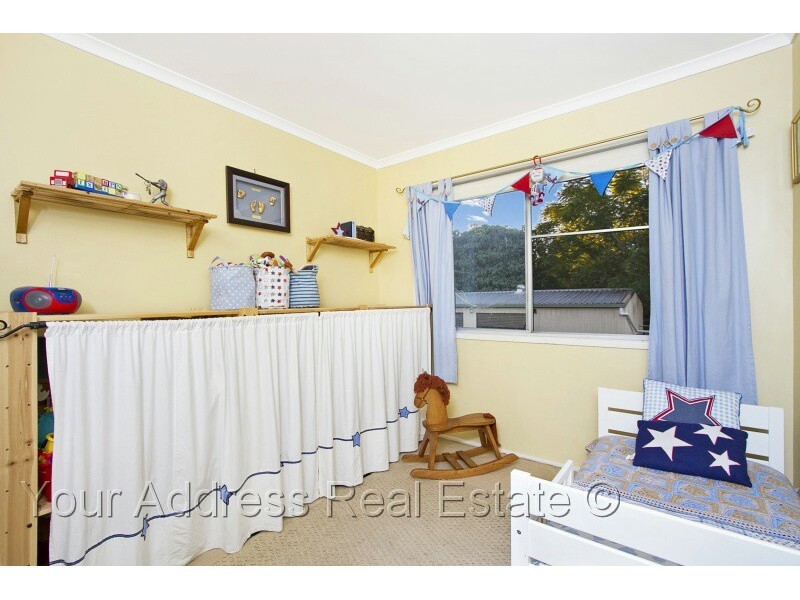 22 Green Road, Regents Park QLD 4118