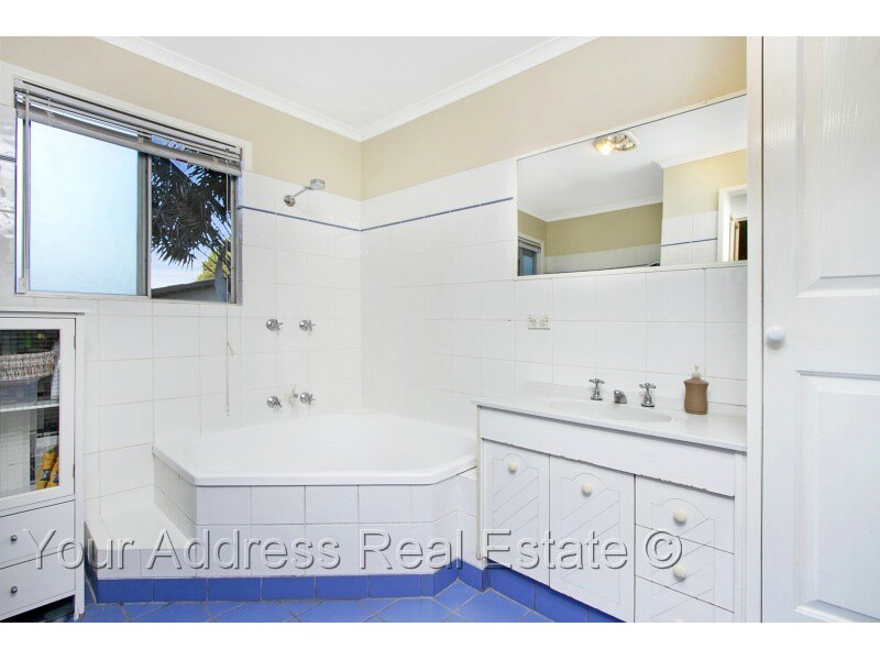 22 Green Road, Regents Park QLD 4118
