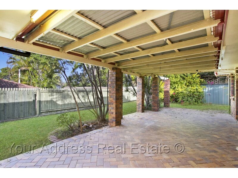 16 Silvertop Street, Hillcrest QLD 4118