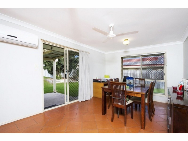 15 Solandra Circuit, Regents Park QLD 4118