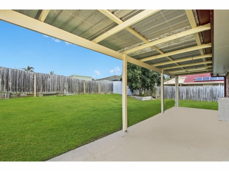 15 Solandra Circuit, Regents Park QLD 4118