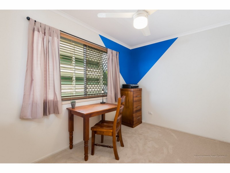 4 Topham Court, Hillcrest QLD 4118