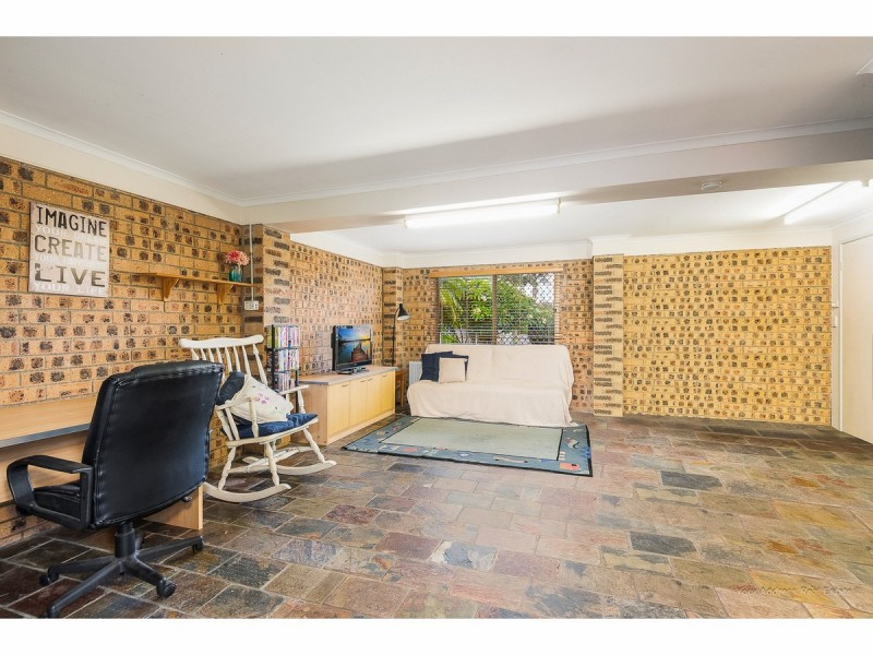 4 Topham Court, Hillcrest QLD 4118