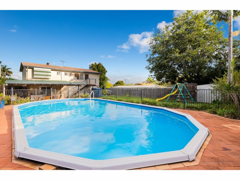4 Topham Court, Hillcrest QLD 4118