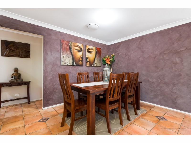 4 Lyra Court, Regents Park QLD 4118