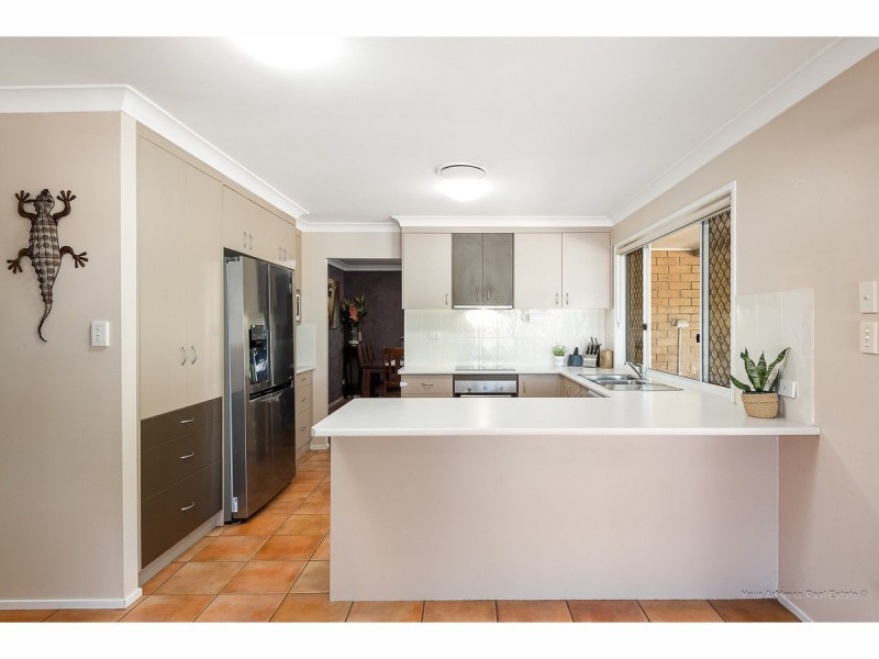 4 Lyra Court, Regents Park QLD 4118