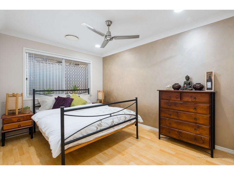 4 Lyra Court, Regents Park QLD 4118