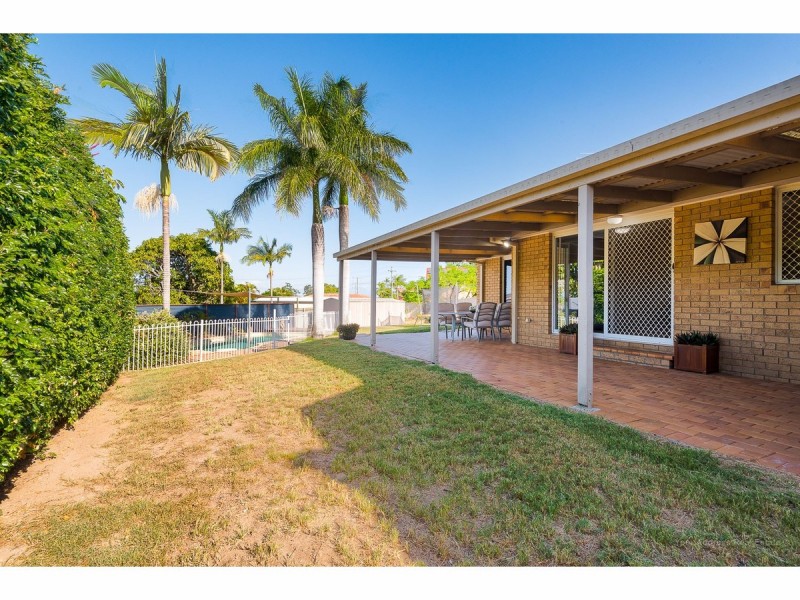 4 Lyra Court, Regents Park QLD 4118