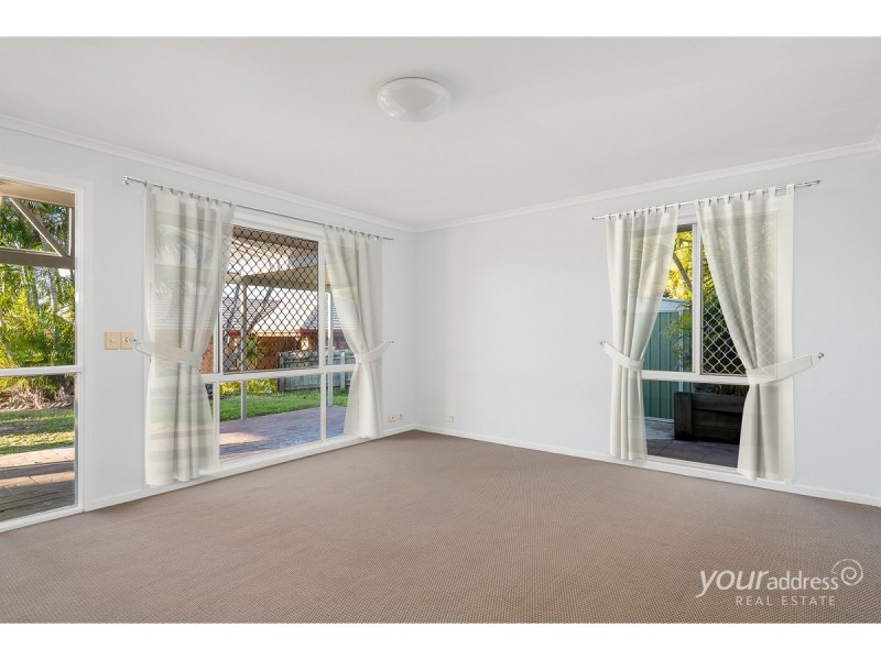 70 Bottlebrush Drive, Regents Park QLD 4118
