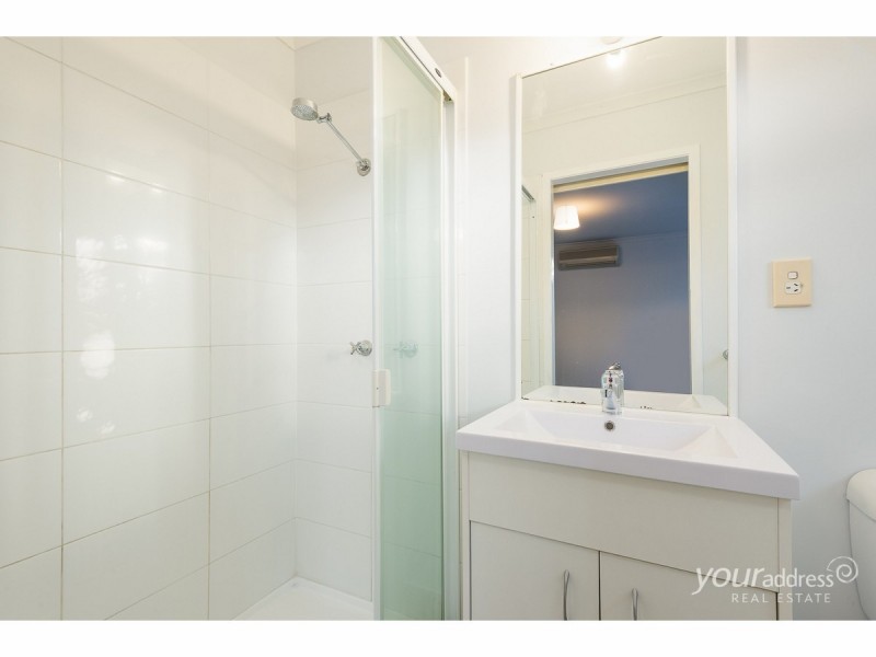 70 Bottlebrush Drive, Regents Park QLD 4118