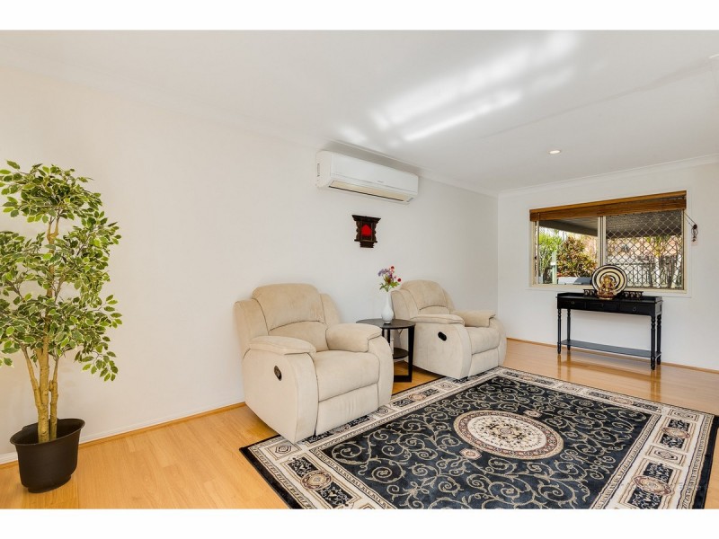 6 Silkyoak Court, Regents Park QLD 4118