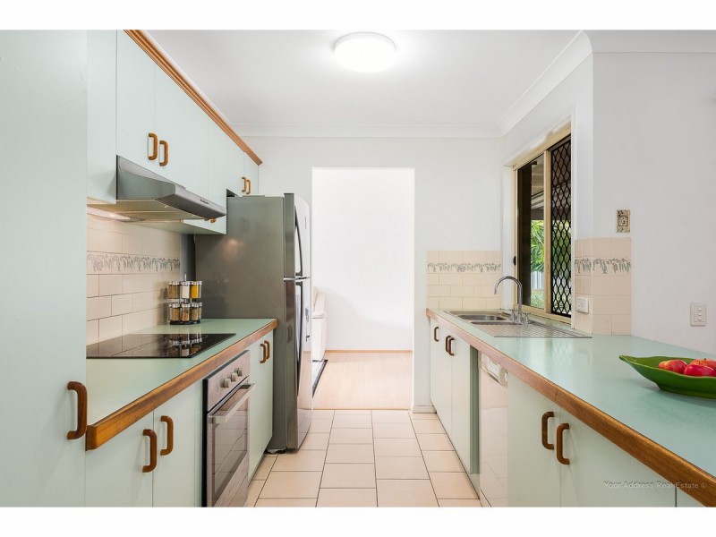 6 Silkyoak Court, Regents Park QLD 4118