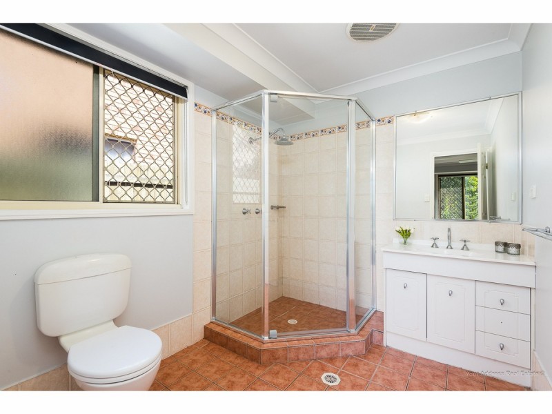 3 Wisteria Drive, Regents Park QLD 4118