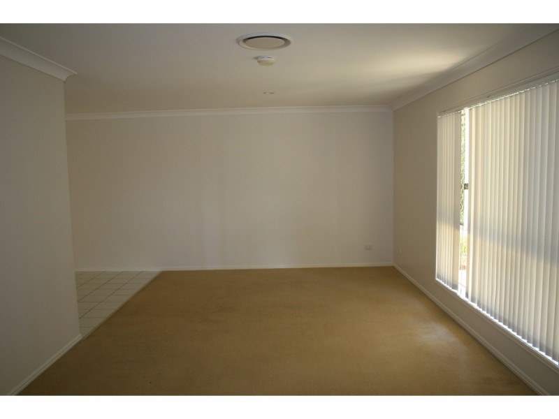 10 Carlos Street, Hillcrest QLD 4118