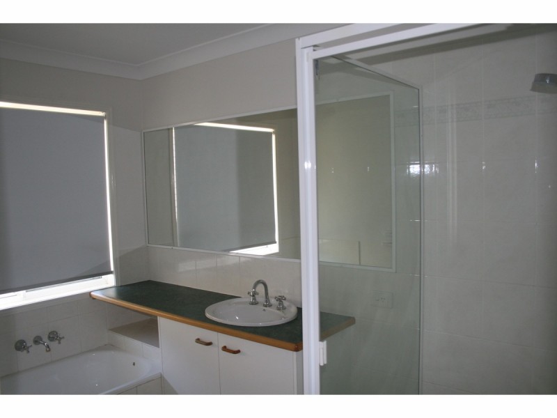 10 Carlos Street, Hillcrest QLD 4118