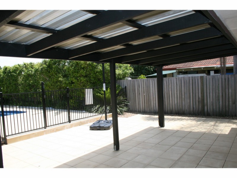 10 Carlos Street, Hillcrest QLD 4118