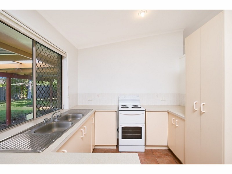 3 Conifer Street, Hillcrest QLD 4118