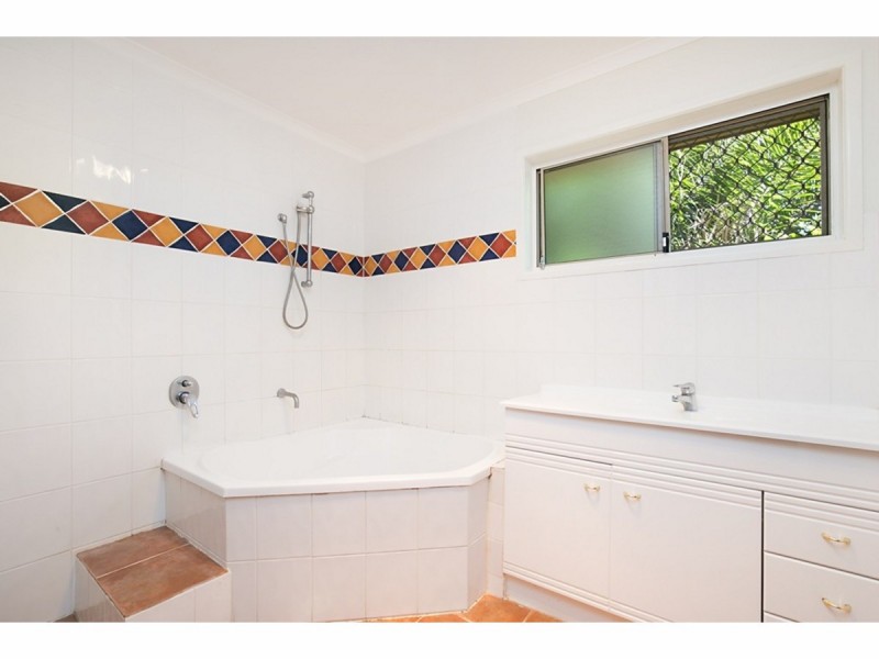 3 Conifer Street, Hillcrest QLD 4118