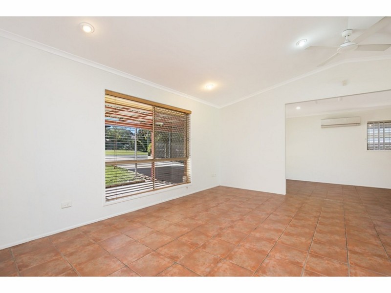 3 Conifer Street, Hillcrest QLD 4118