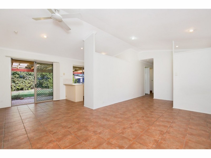 3 Conifer Street, Hillcrest QLD 4118