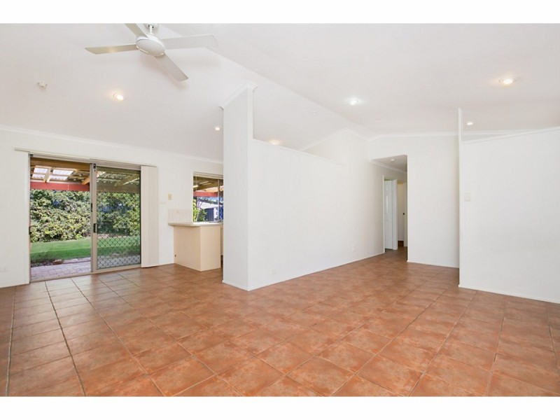 3 Conifer Street, Hillcrest QLD 4118