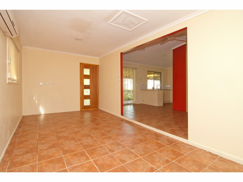 3 Conifer Street, Hillcrest QLD 4118