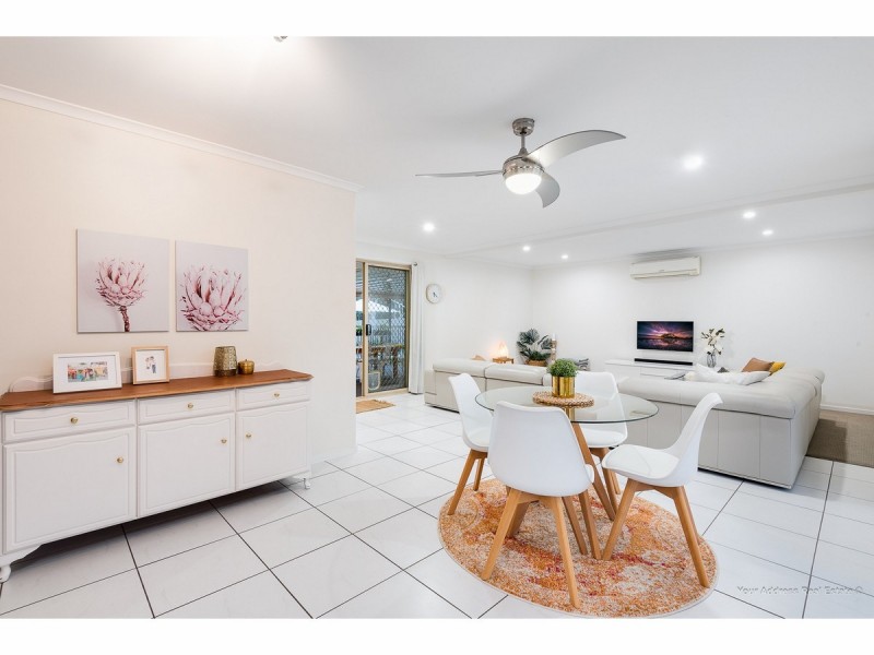 35 Bushland Drive, Regents Park QLD 4118