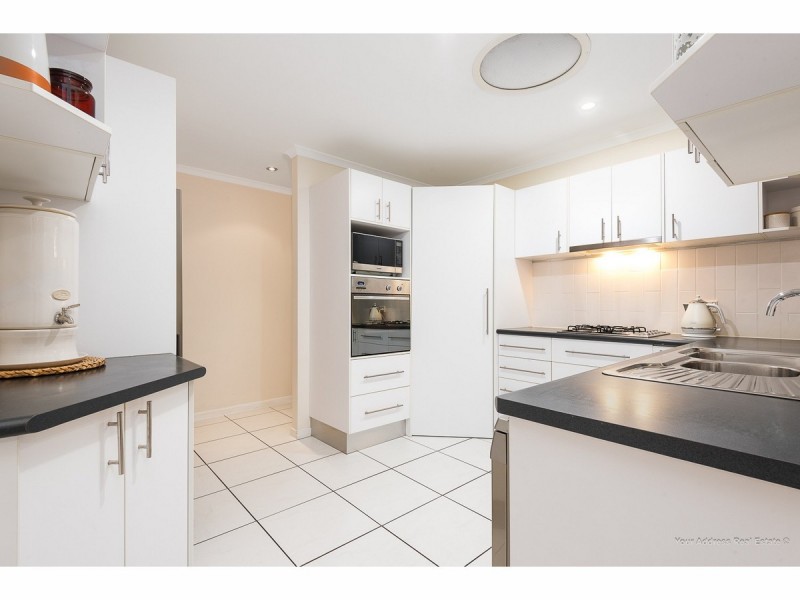 35 Bushland Drive, Regents Park QLD 4118