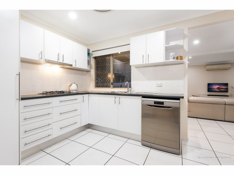 35 Bushland Drive, Regents Park QLD 4118