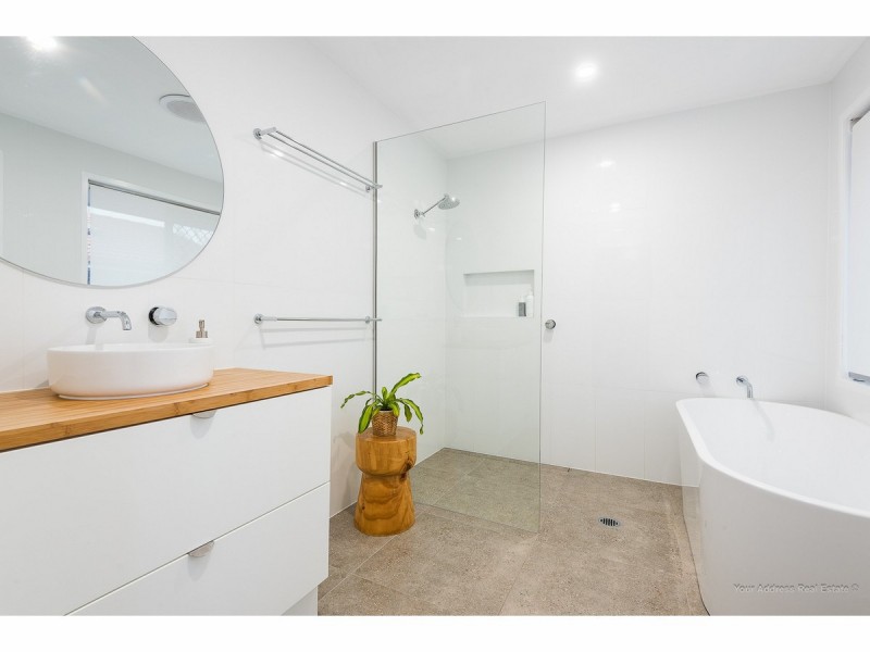 35 Bushland Drive, Regents Park QLD 4118