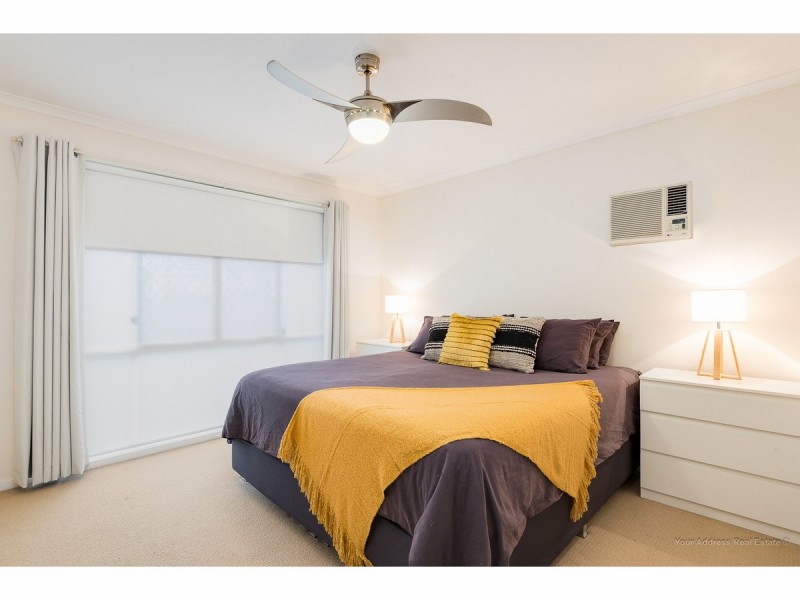 35 Bushland Drive, Regents Park QLD 4118