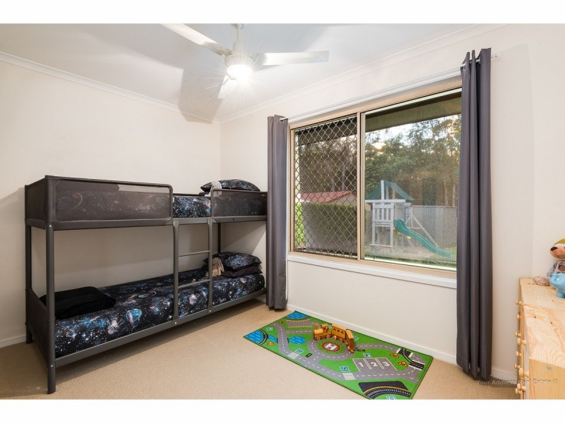 35 Bushland Drive, Regents Park QLD 4118