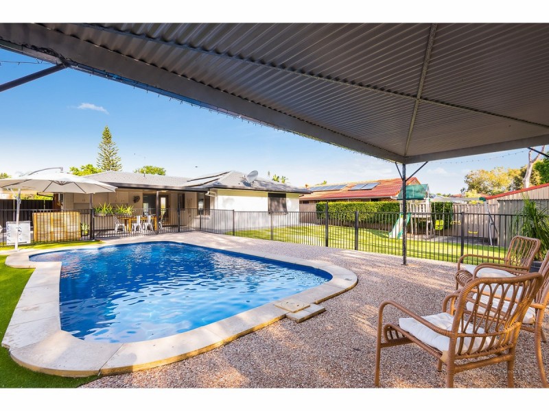 35 Bushland Drive, Regents Park QLD 4118