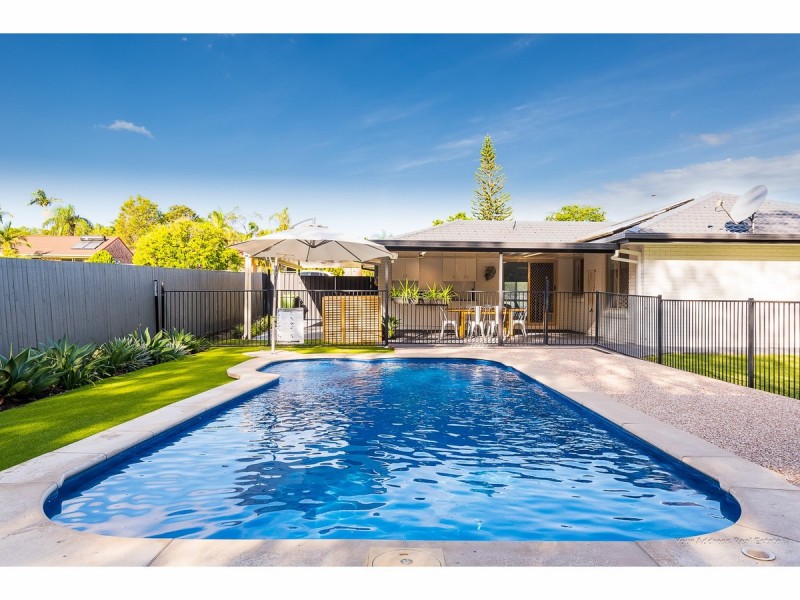 35 Bushland Drive, Regents Park QLD 4118