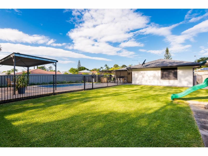 35 Bushland Drive, Regents Park QLD 4118