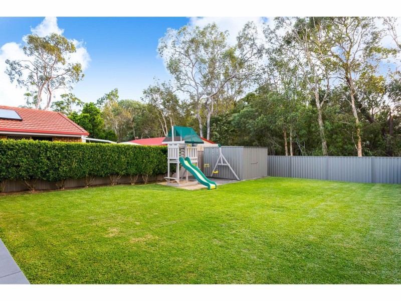 35 Bushland Drive, Regents Park QLD 4118