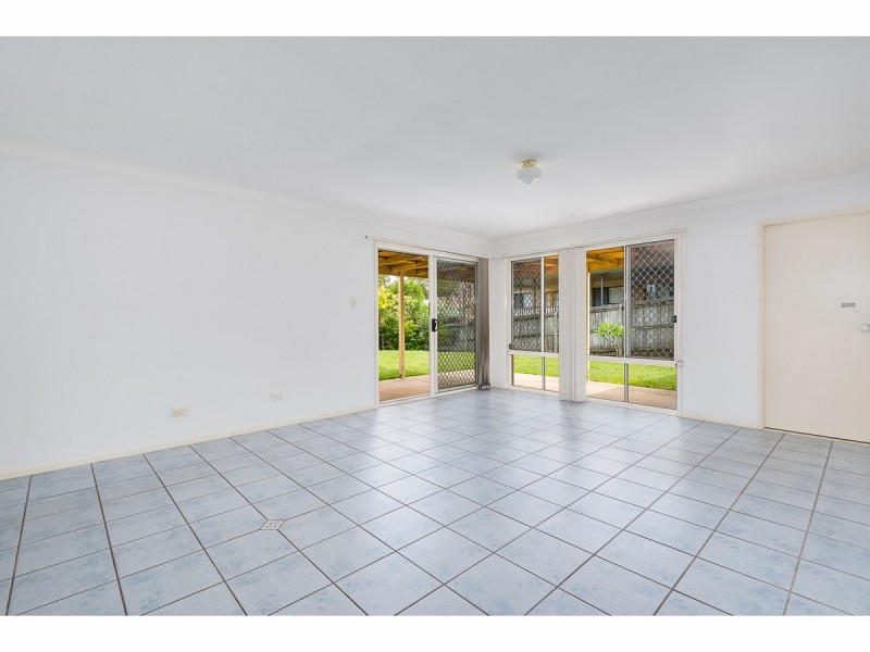 8 Paterson Place, Forest Lake QLD 4078