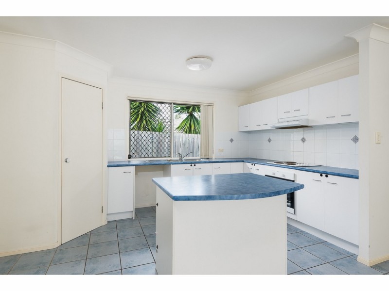 8 Paterson Place, Forest Lake QLD 4078