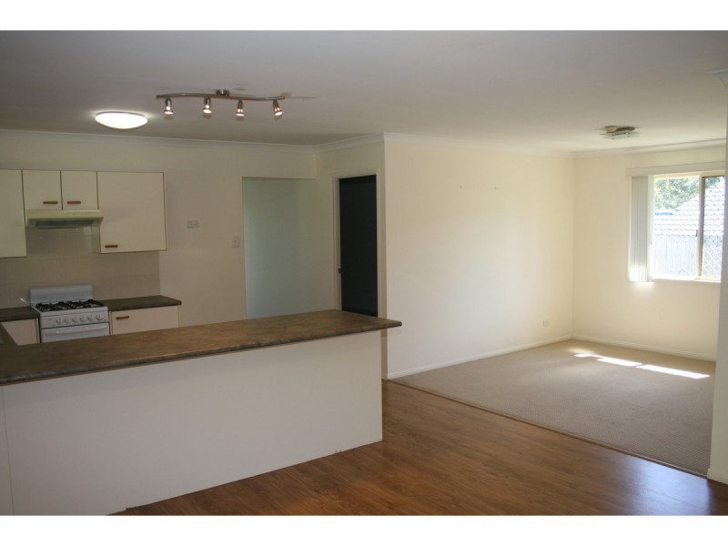 5 Regal Drive, Regents Park QLD 4118