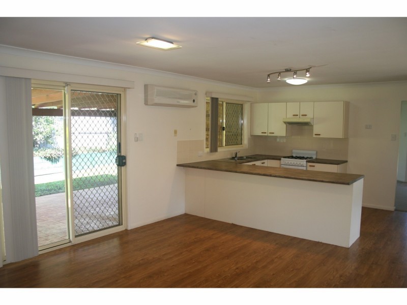 5 Regal Drive, Regents Park QLD 4118