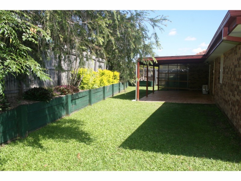 5 Regal Drive, Regents Park QLD 4118