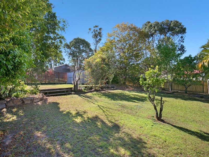 24 Parkroyal Crescent, Regents Park QLD 4118