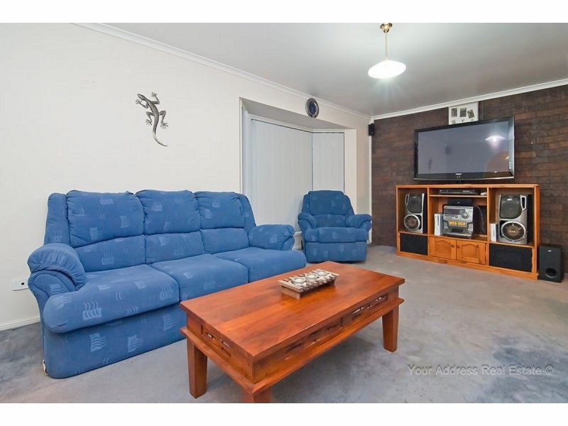 8 Copeina Court, Regents Park QLD 4118