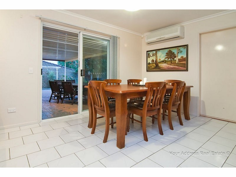 8 Copeina Court, Regents Park QLD 4118