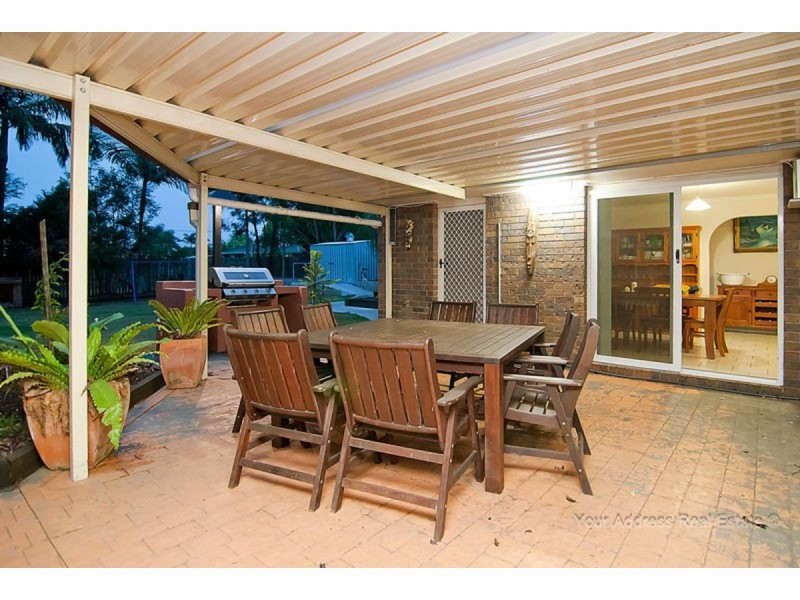 8 Copeina Court, Regents Park QLD 4118