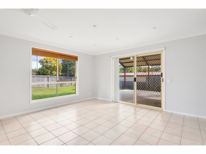 37 Diamantina Street, Hillcrest QLD 4118