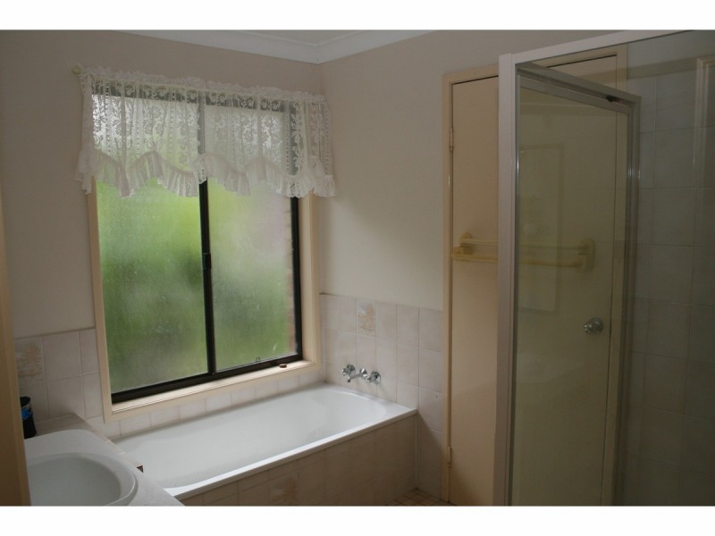 16 Dampier Court, Boronia Heights QLD 4124