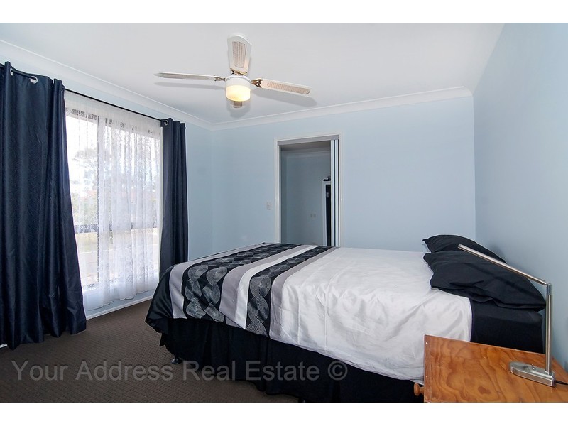 8 Coachwood Street, Crestmead QLD 4132
