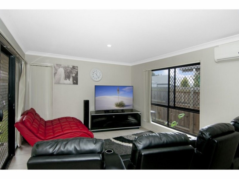 18 Coalstoun Crossing, Waterford QLD 4133